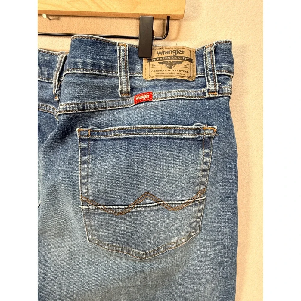 Wrangler Premium Workwear Quality Athletic Fit Mens Blue Denim Jeans 38x30